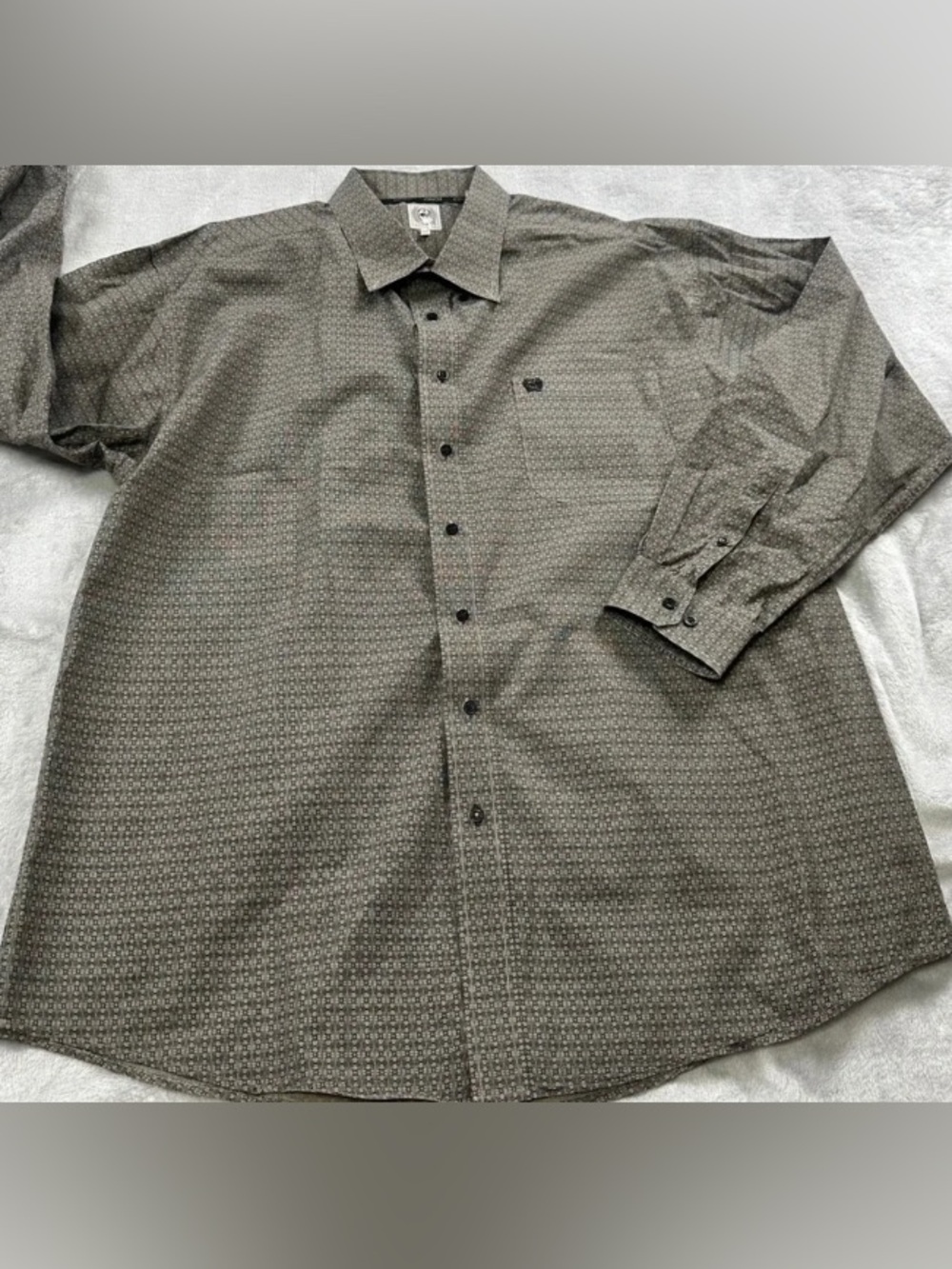 Classic Men's Olive Micro-Pattern Long-Sleeve Button-Up Shirt